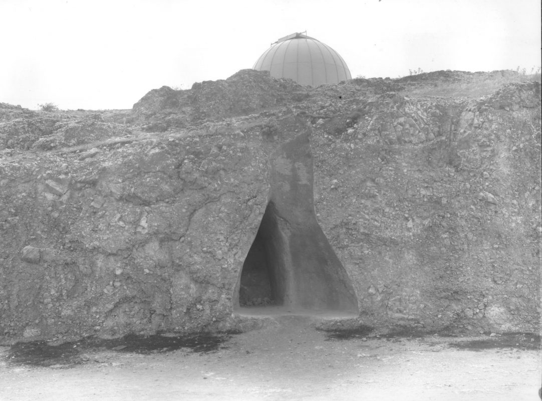 The interior of an underground pear-shaped cistern; not visible today (Nicholson Museum, Professor W.J. Woodhouse Collection).